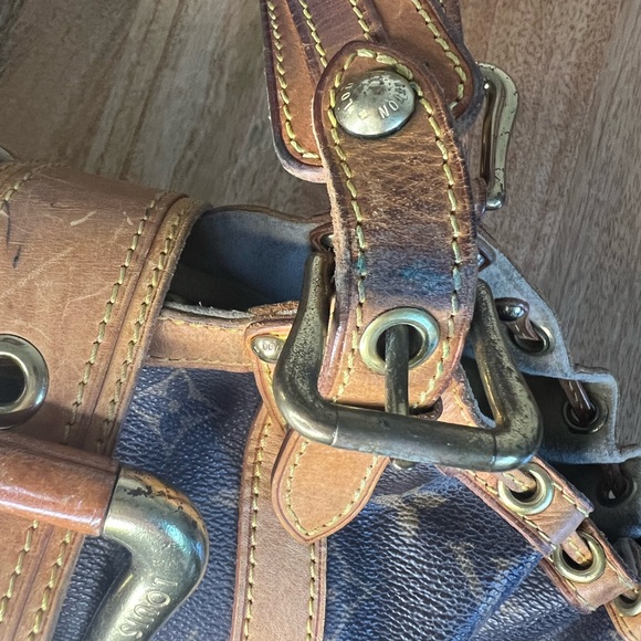 Rare Vintage Louis Vuitton Theda Bag - Picture 12 of 15